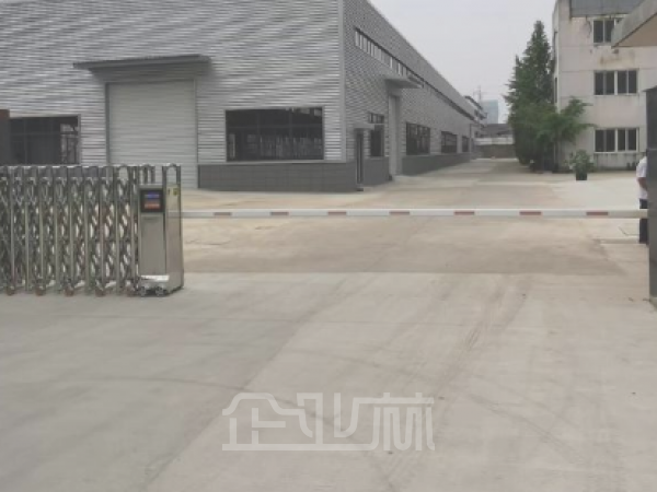 苏州吴江开发区花港2000平单层可架行车厂房出租
