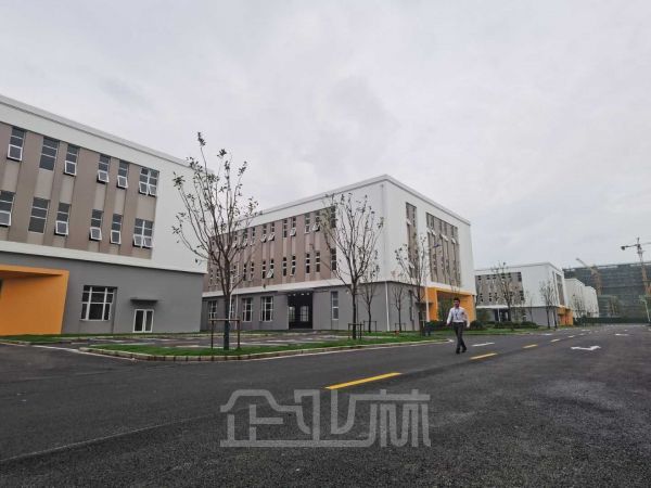 厂房正门图