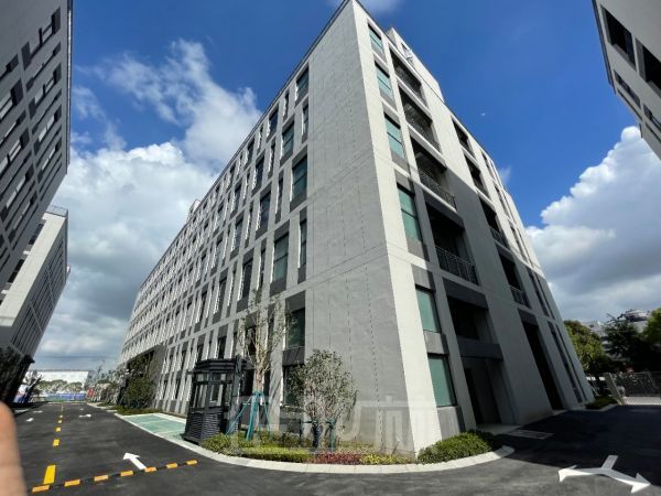 出租闵行新建34万方人工智能产业基地 104地块，配备齐全，近地铁