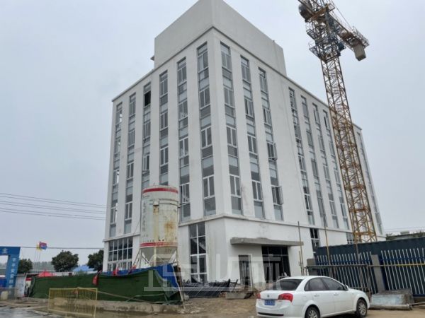 厂房正门图