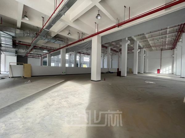 厂房正门图