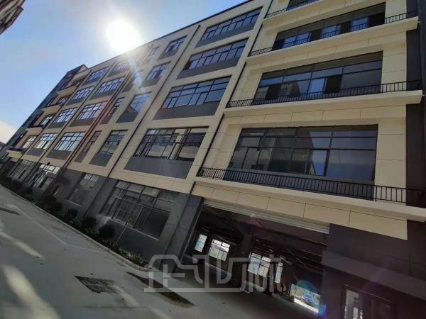 厂房正门图