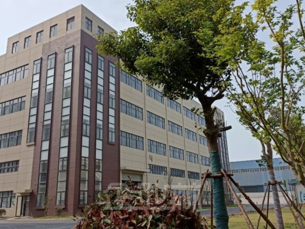 厂房正门图