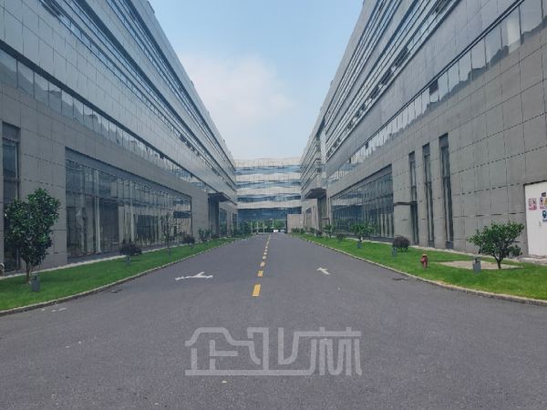 上海松江厂房剩余21000平可分，三层出租