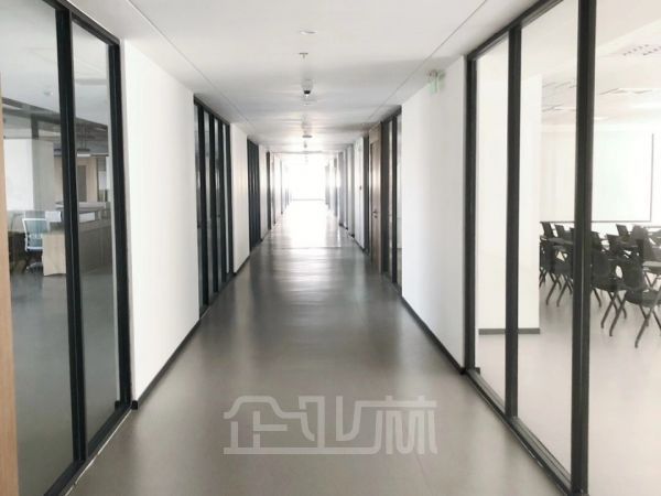 上海松江厂房剩余21000平可分，三层出租