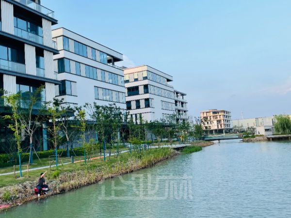 厂房正门图
