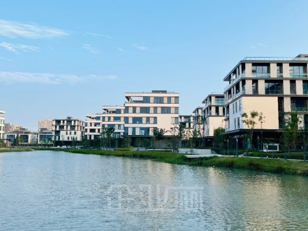 厂房正门图
