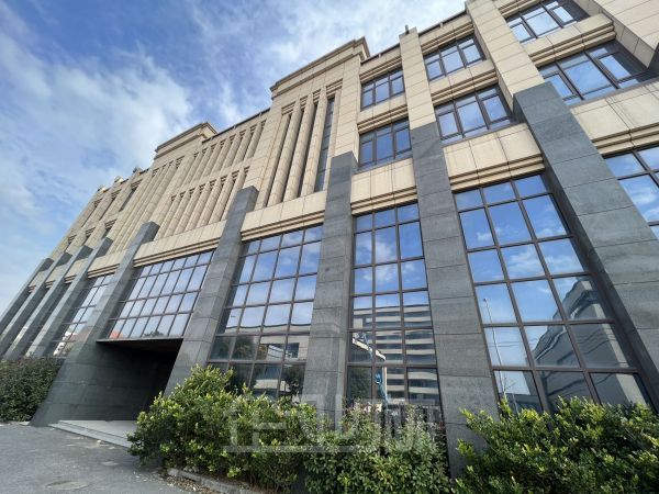 厂房正门图