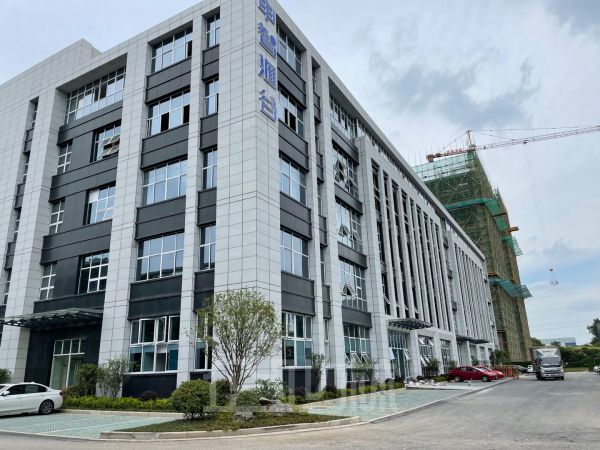 厂房正门图