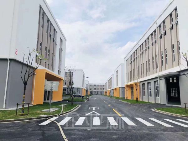 厂房正门图
