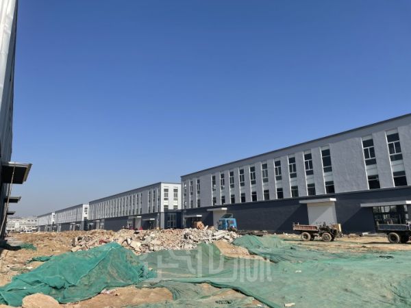 厂房正门图