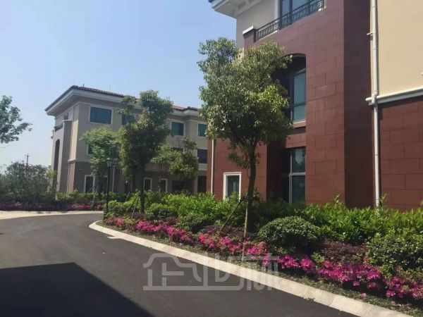 厂房正门图