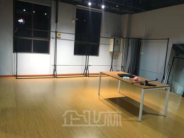 厂房正门图