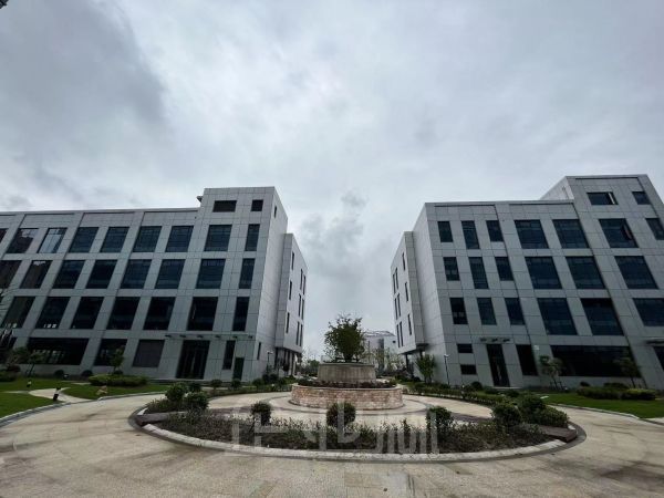 厂房正门图