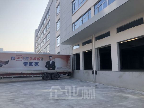 厂房正门图