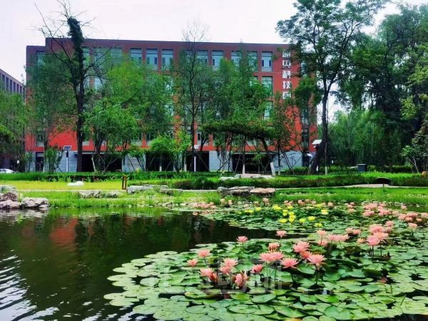 近地铁，适合生产研发办公等随时看房