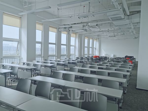 厂房正门图