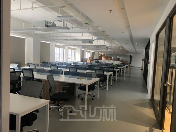厂房正门图