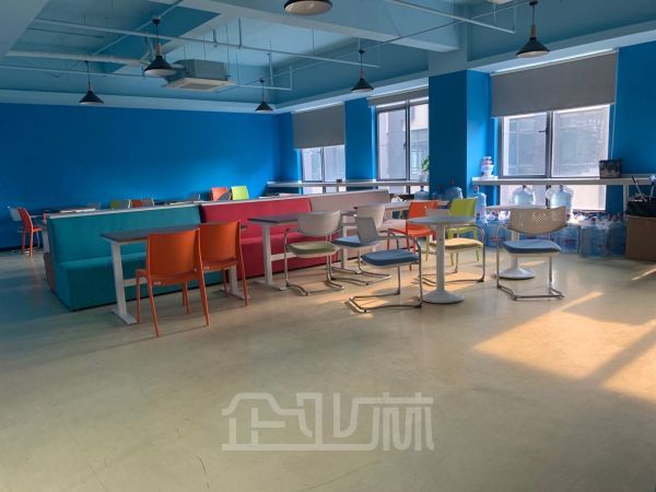 厂房正门图