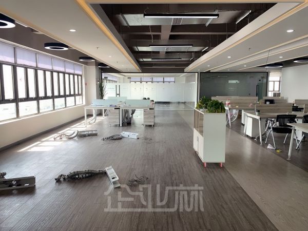 厂房正门图