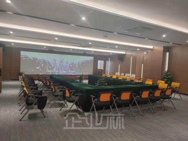 厂房正门图