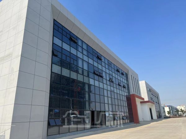 厂房正门图
