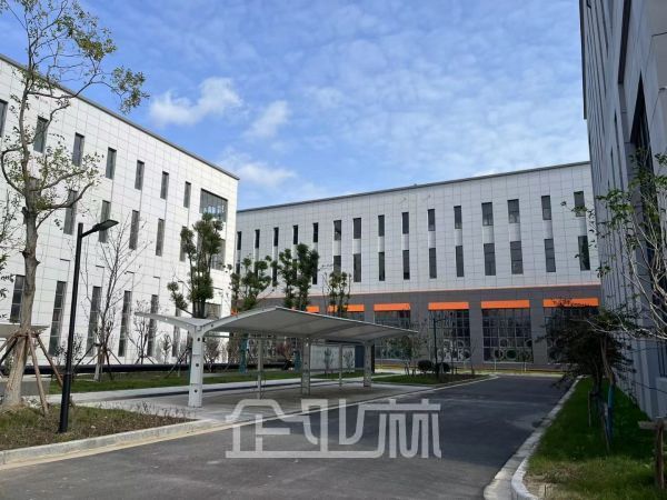 厂房正门图