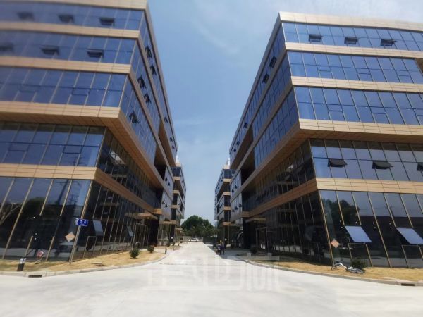 厂房正门图