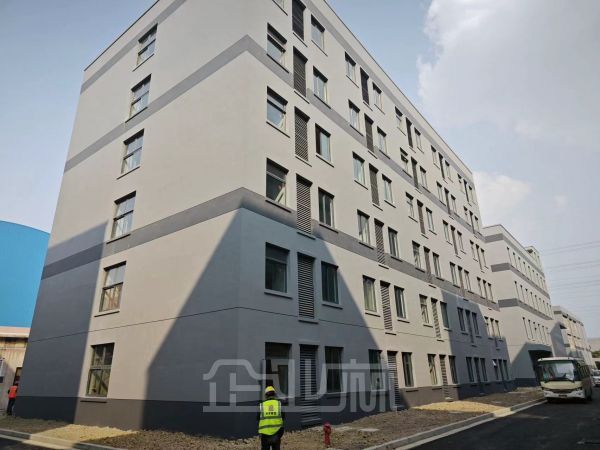 苏州张家港园区出租9.2米厂房可架行车承重2吨