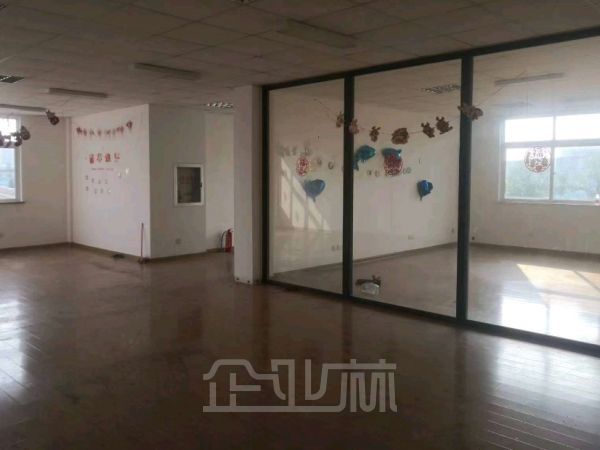 厂房正门图