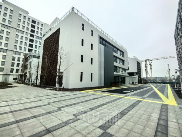上海新桥2000平办公研发楼出售