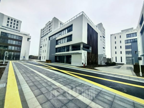 厂房正门图