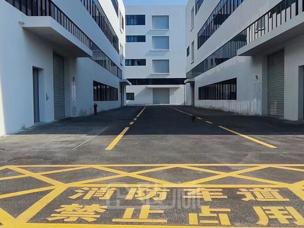 厂房正门图