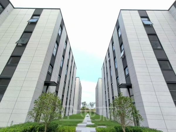 厂房正门图