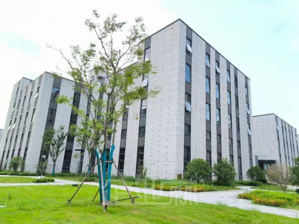 厂房正门图