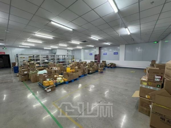 厂房正门图