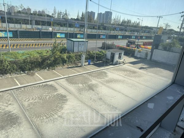 厂房正门图