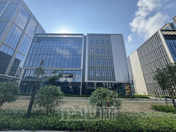 厂房正门图