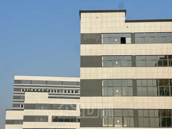 厂房正门图