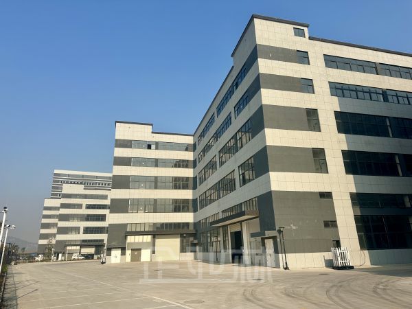 厂房正门图